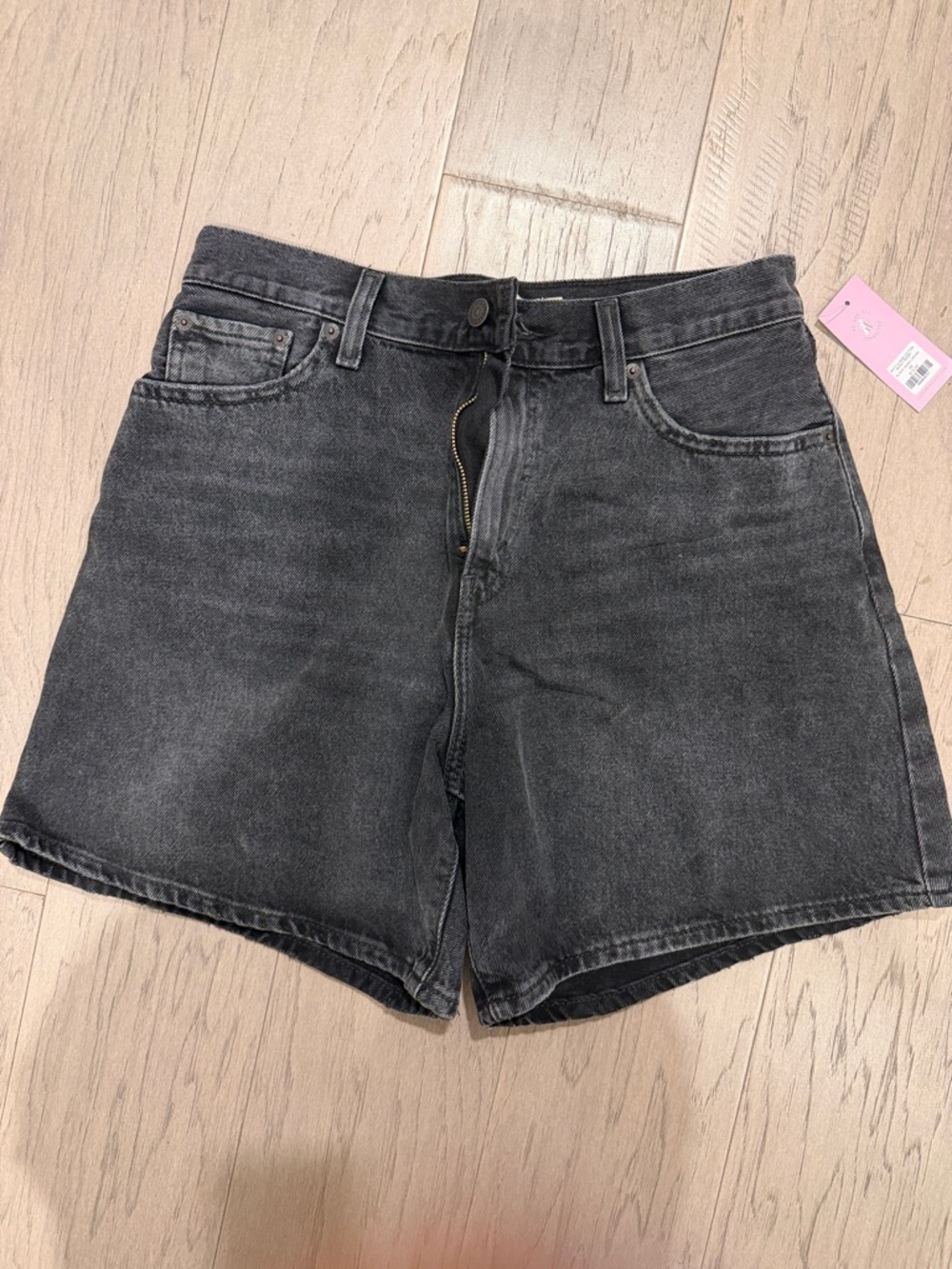 Levi's High Baggy Shorts in Black Wash - Picture 2 of 10
